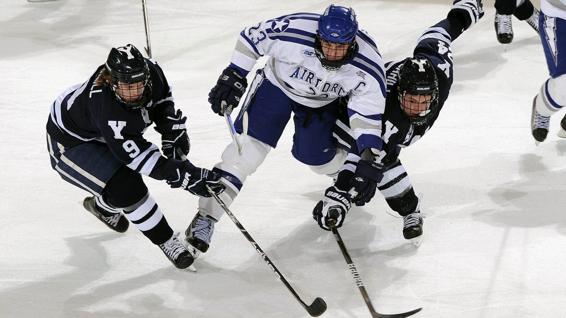 欧冠八强次回合：拜仁主场2比1曼城 仍难翻盘止步八强